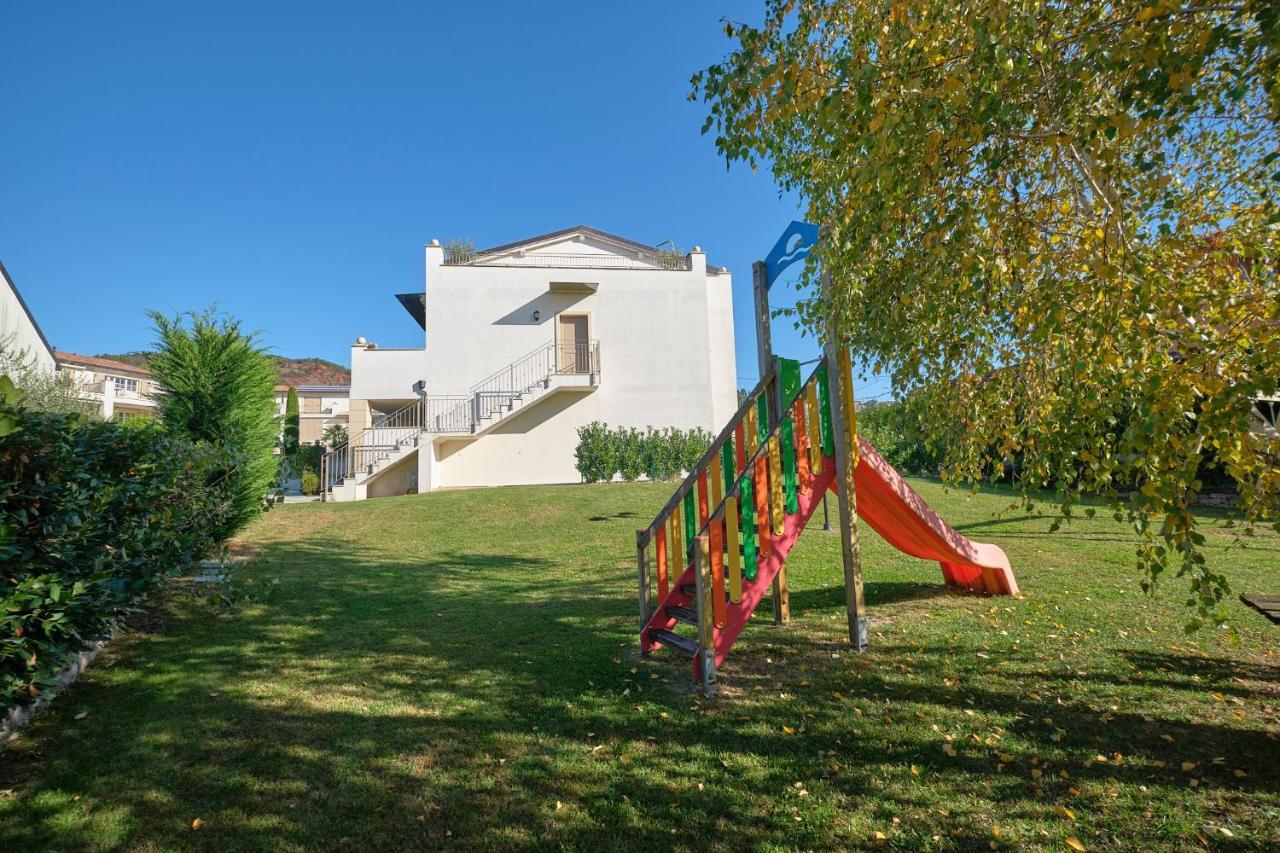 ApartmentsGarda - Corte dei Molini Esterno foto